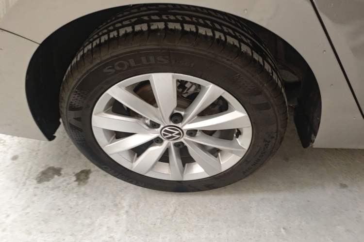 Used Volkswagen Bora 2021 280TSI DSG Elite Smart Connectivity Version Right Rear Wheel Hub