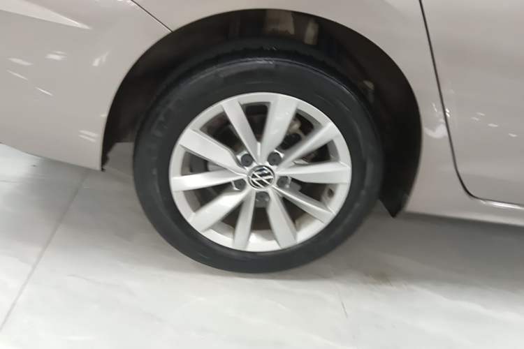 Used Volkswagen Bora 2021 1.5L Automatic Comfort Smart Connect Edition Right Rear Wheel Hub