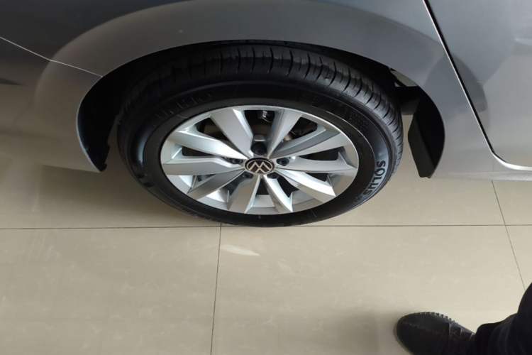 Used Volkswagen Bora 2021 1.5L Automatic Comfort Smart Connect Edition Right Rear Wheel Hub