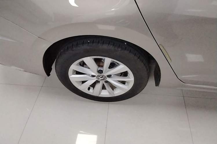 Used Volkswagen Bora 2021 1.5L Automatic Elite Smart Connect Edition Right Rear Wheel Hub