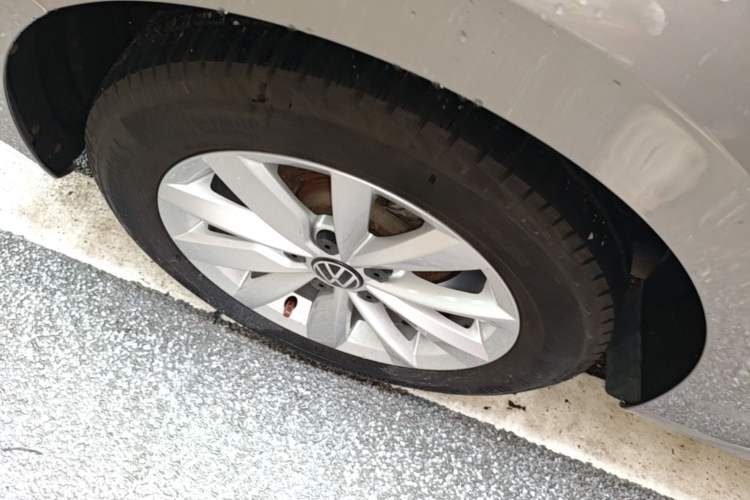 Used Volkswagen Bora 2021 1.5L Automatic Elite Smart Connect Edition Right Rear Wheel Hub