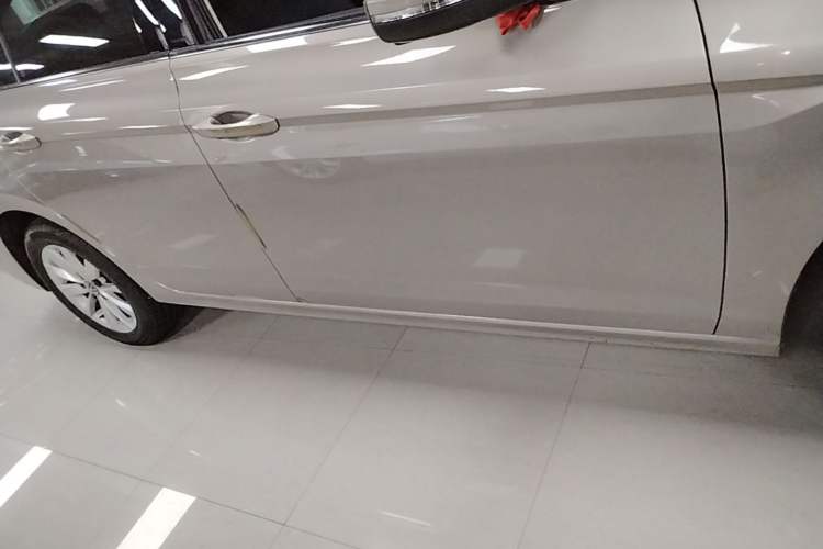 Used Volkswagen Bora 2021 1.5L Automatic Elite Smart Connect Edition Right Side Sill