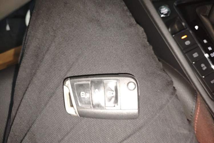 Used Volkswagen Bora 2021 280TSI DSG Elite Smart Connectivity Version Vehicle Key