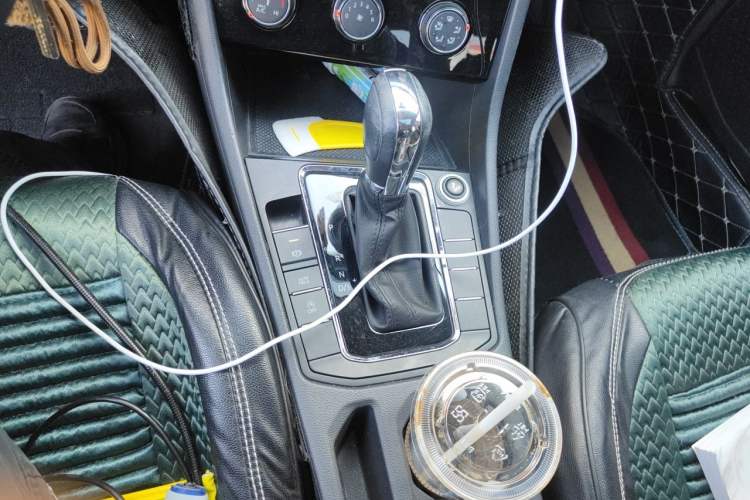 Used Volkswagen Bora 2021 1.5L Automatic Comfort Smart Connect Edition Gear Lever