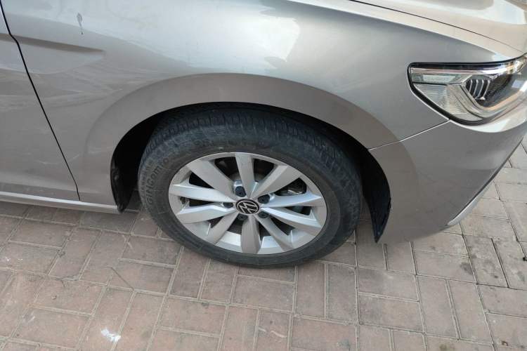 Used Volkswagen Bora 2021 1.5L Automatic Comfort Smart Connect Edition Right Front Wheel Hub