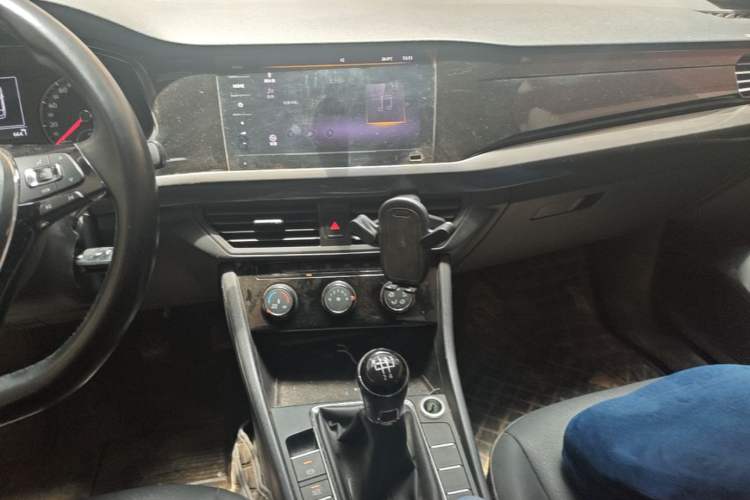Used Volkswagen Bora 2021 1.5L Manual Comfort Smart Connect Edition Audio And AC Panel
