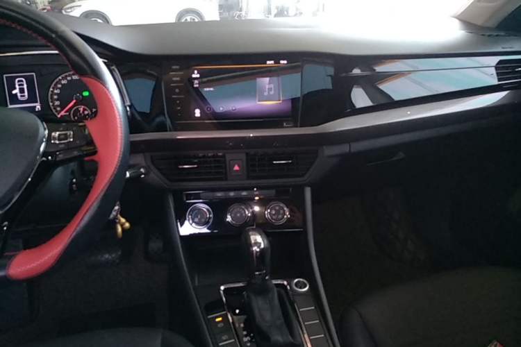 Used Volkswagen Bora 2021 1.5L Automatic Comfort Smart Connect Edition Audio And AC Panel