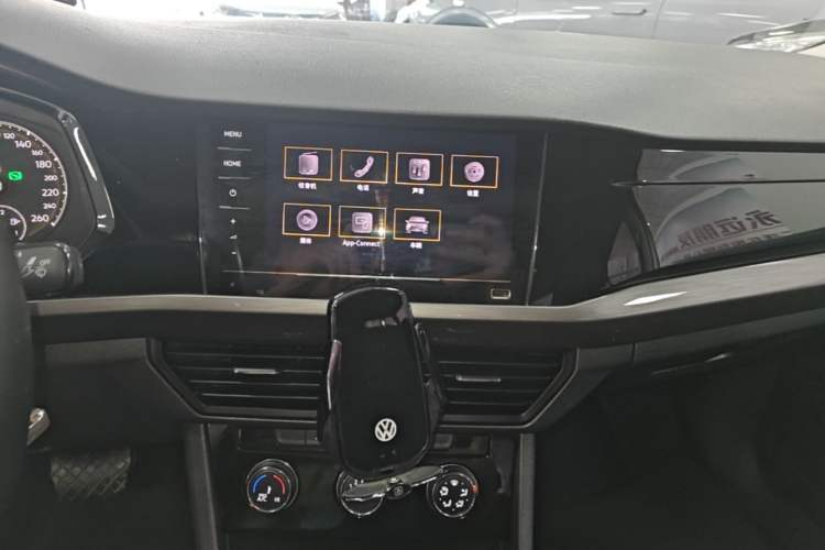 Used Volkswagen Bora 2021 1.5L Automatic Comfort Smart Connect Edition Audio And AC Panel