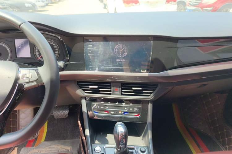 Used Volkswagen Bora 2021 1.5L Automatic Elite Smart Connect Edition Audio And AC Panel