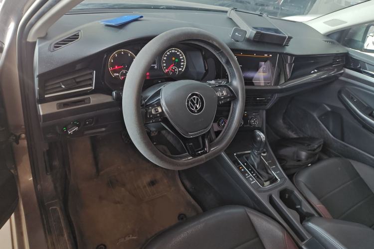 Used Volkswagen Bora 2021 1.5L Automatic Comfort Smart Connect Edition Center Console