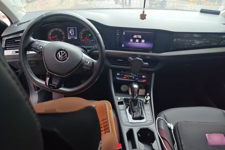 Used Volkswagen Bora 2021 1.5L Automatic Elite Smart Connect Edition Center Console