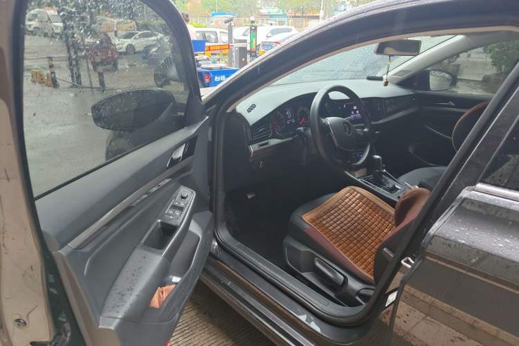 Used Volkswagen Bora 2021 1.5L Automatic Elite Smart Connect Edition Driver Seat