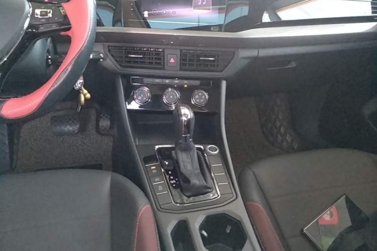 Used Volkswagen Bora 2021 1.5L Automatic Comfort Smart Connect Edition Gear Lever