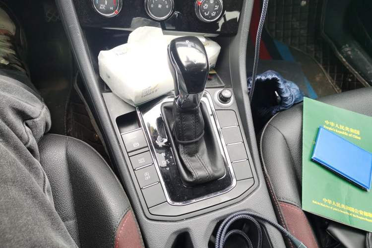Used Volkswagen Bora 2021 1.5L Automatic Comfort Smart Connect Edition Gear Lever