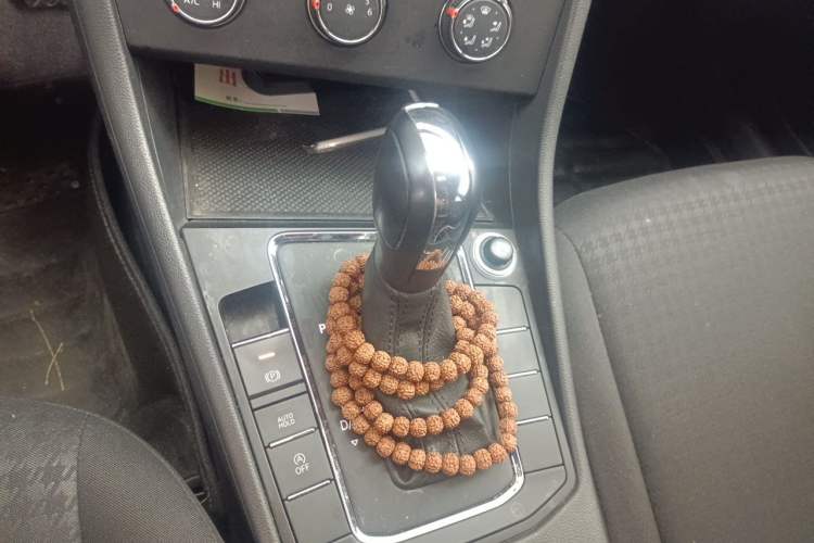 Used Volkswagen Bora 2021 1.5L Automatic Fashionable Smart Connectivity Version Gear Lever
