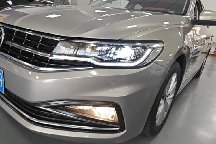 Used Volkswagen Bora 2021 1.5L Automatic Comfort Smart Connect Edition Left Front Headlight