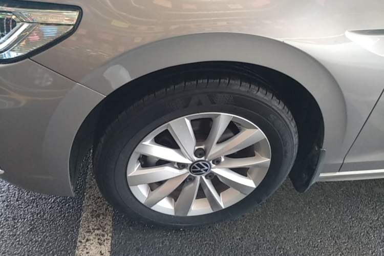 Used Volkswagen Bora 2021 1.5L Automatic Comfort Smart Connect Edition Left Front Wheel Hub