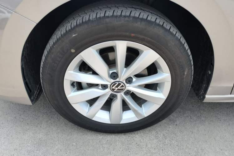 Used Volkswagen Bora 2021 1.5L Automatic Elite Smart Connect Edition Left Front Wheel Hub