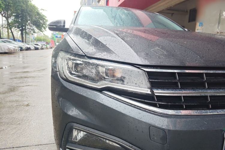 Used Volkswagen Bora 2021 1.5L Automatic Elite Smart Connect Edition Right Front Headlight
