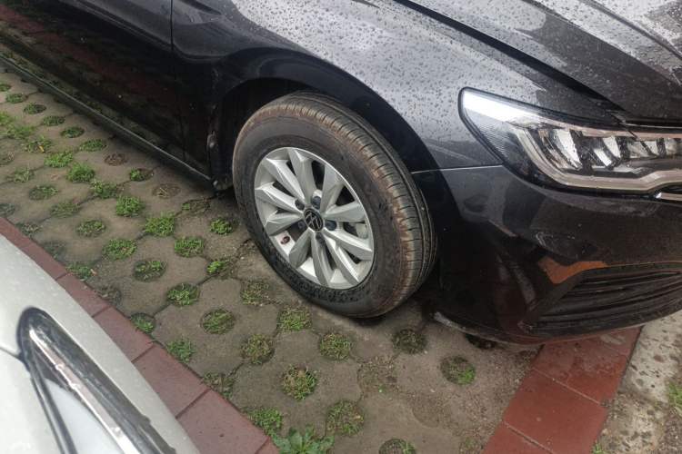 Used Volkswagen Bora 2021 1.5L Automatic Fashionable Smart Connectivity Version Right Front Wheel Hub