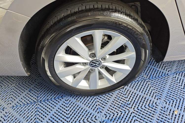 Used Volkswagen Bora 2021 1.5L Automatic Elite Smart Connect Edition Right Rear Wheel Hub