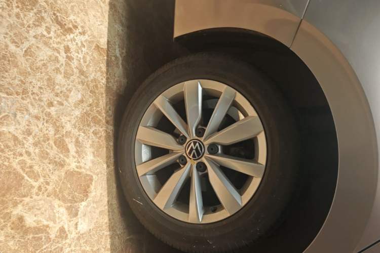 Used Volkswagen Bora 2021 1.5L Manual Comfort Smart Connect Edition Right Rear Wheel Hub