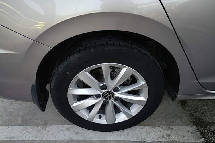 Used Volkswagen Bora 2021 1.5L Automatic Comfort Smart Connect Edition Right Rear Wheel Hub