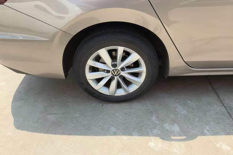 Used Volkswagen Bora 2021 1.5L Automatic Elite Smart Connect Edition Right Rear Wheel Hub