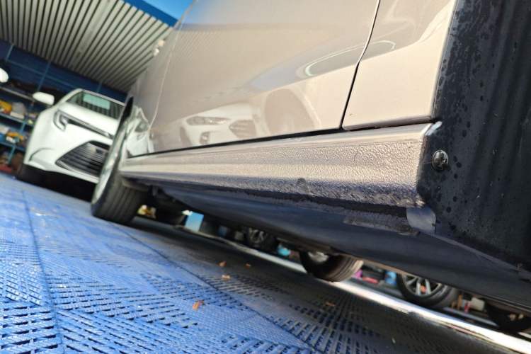 Used Volkswagen Bora 2021 1.5L Automatic Elite Smart Connect Edition Right Side Sill
