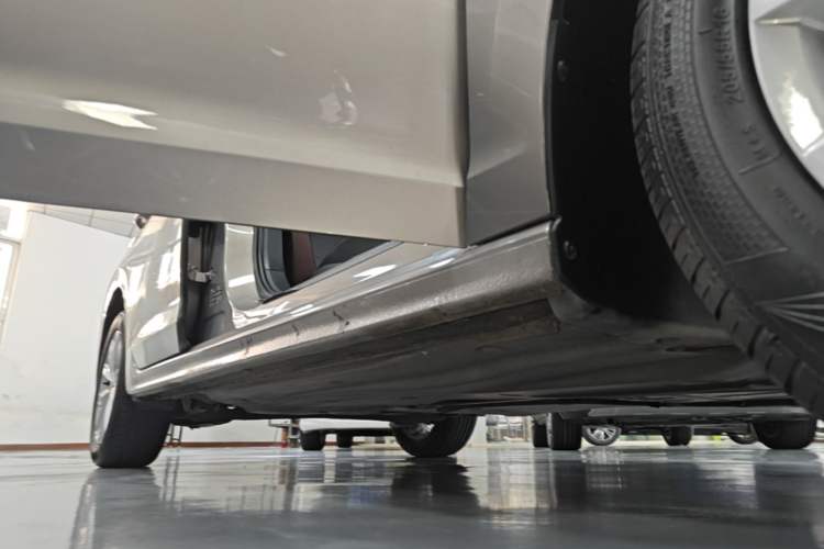 Used Volkswagen Bora 2021 1.5L Automatic Comfort Smart Connect Edition Right Side Sill