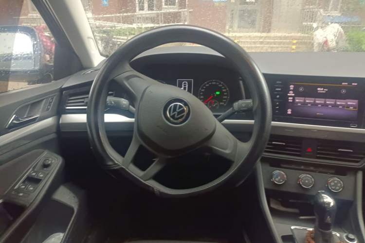 Used Volkswagen Bora 2021 1.5L Automatic Fashionable Smart Connectivity Version Steering Wheel