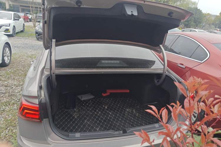 Used Volkswagen Bora 2021 1.5L Automatic Elite Smart Connect Edition Trunk