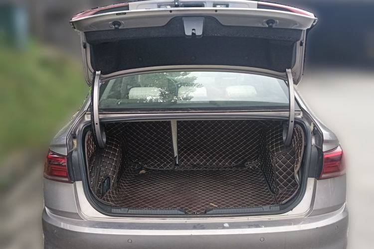 Used Volkswagen Bora 2021 1.5L Manual Fashion Smart Connect Edition Trunk