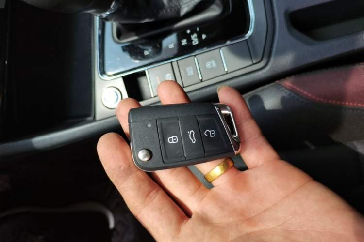 Used Volkswagen Bora 2021 1.5L Automatic Elite Smart Connect Edition Vehicle Key