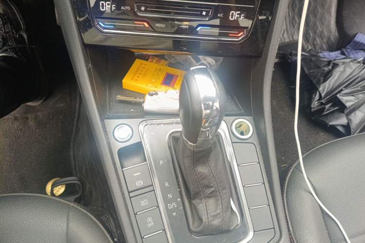 Used Volkswagen Bora 2021 1.5L Automatic Elite Smart Connect Edition Gear Lever