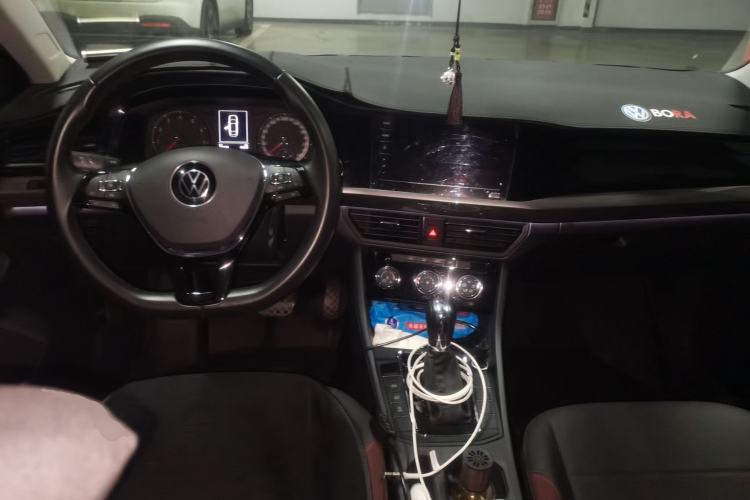 Used Volkswagen Bora 2021 1.5L Automatic Comfort Smart Connect Edition Center Console