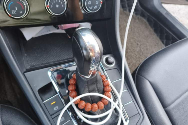 Used Volkswagen Bora 2021 1.5L Automatic Comfort Smart Connect Edition Gear Lever