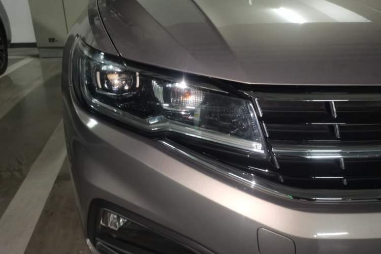 Used Volkswagen Bora 2021 1.5L Automatic Comfort Smart Connect Edition Right Front Headlight