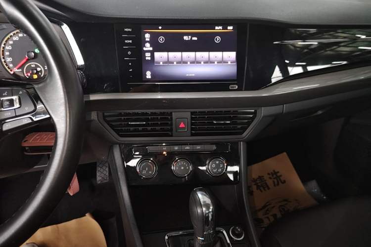 Used Volkswagen Bora 2021 1.5L Automatic Comfort Smart Connect Edition Audio And AC Panel