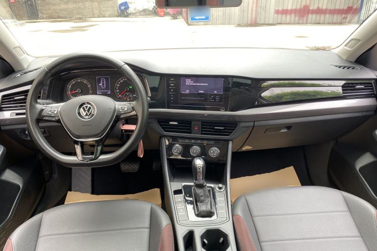 Used Volkswagen Bora 2021 1.5L Automatic Comfort Smart Connect Edition Center Console