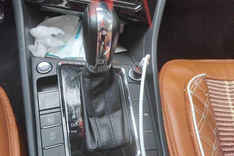 Used Volkswagen Bora 2021 1.5L Automatic Comfort Smart Connect Edition Gear Lever