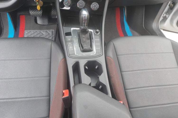 Used Volkswagen Bora 2021 1.5L Automatic Comfort Smart Connect Edition Gear Lever