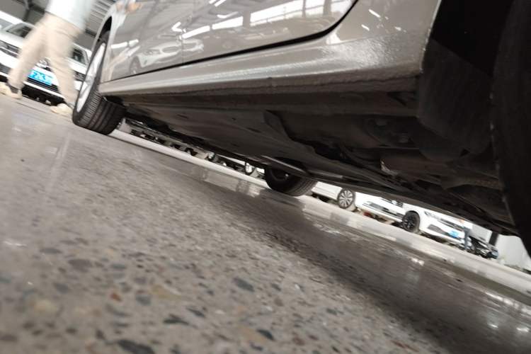 Used Volkswagen Bora 2021 1.5L Automatic Comfort Smart Connect Edition Left Side Sill