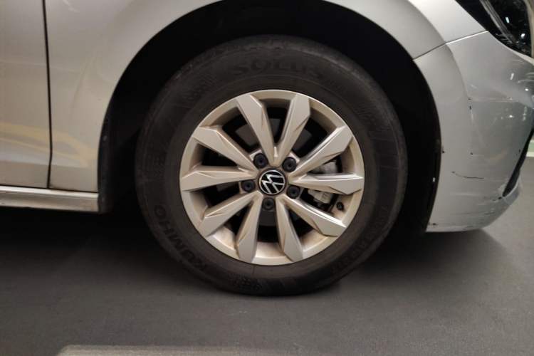 Used Volkswagen Bora 2021 1.5L Automatic Fashionable Smart Connectivity Version Right Front Wheel Hub