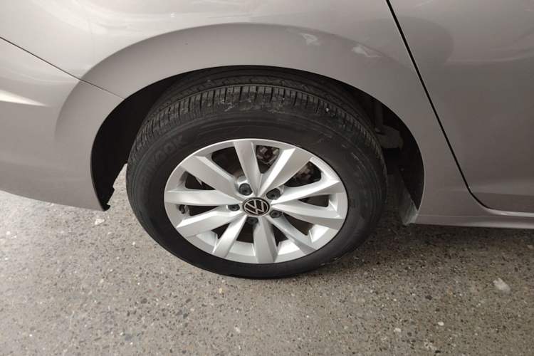 Used Volkswagen Bora 2021 1.5L Automatic Comfort Smart Connect Edition Right Rear Wheel Hub
