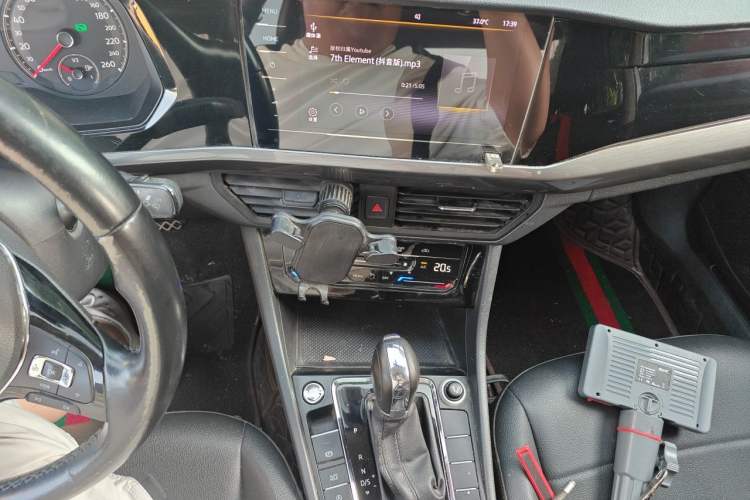 Used Volkswagen Bora 2021 1.5L Automatic Elite Smart Connect Edition Audio And AC Panel