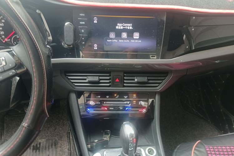 Used Volkswagen Bora 2021 1.5L Automatic Elite Smart Connect Edition Audio And AC Panel