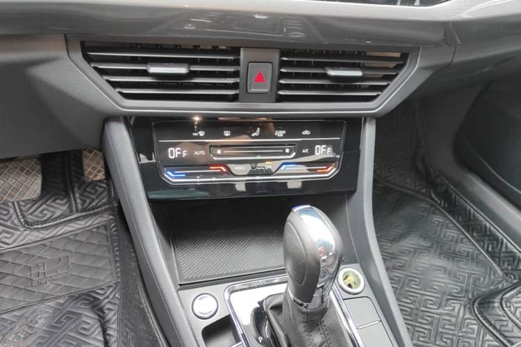 Used Volkswagen Bora 2021 1.5L Automatic Elite Smart Connect Edition Audio And AC Panel