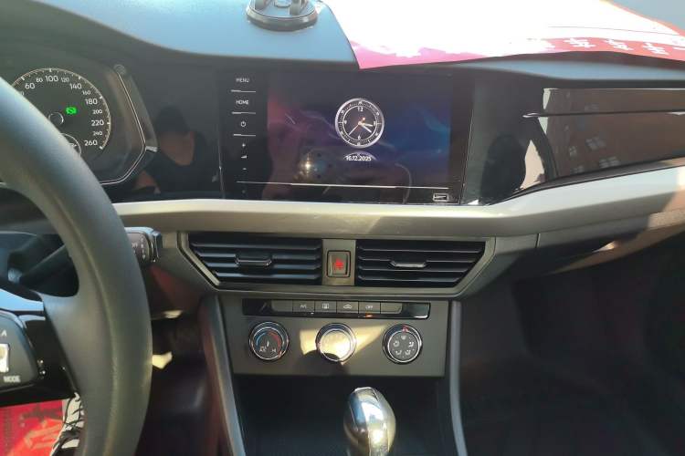 Used Volkswagen Bora 2021 1.5L Automatic Fashionable Smart Connectivity Version Audio And AC Panel