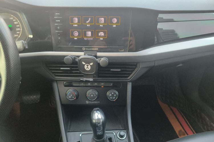 Used Volkswagen Bora 2021 1.5L Automatic Fashionable Smart Connectivity Version Audio And AC Panel